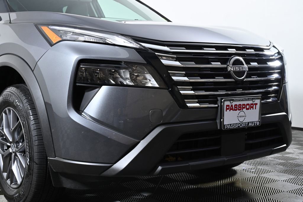 Certified 2025 Nissan Rogue S image 5