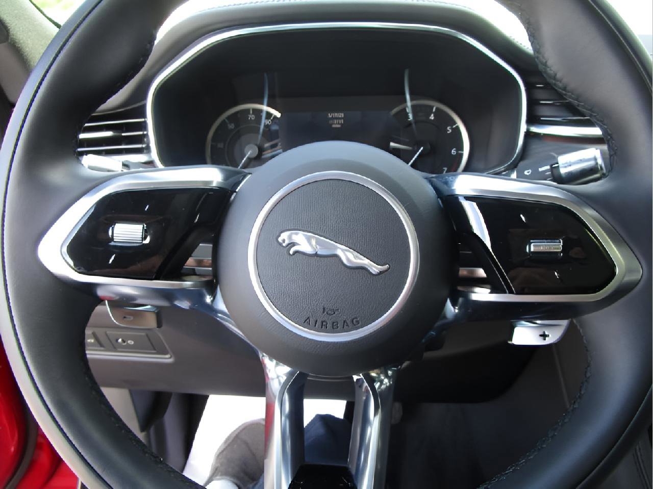 Used 2022 Jaguar F-PACE S image 7