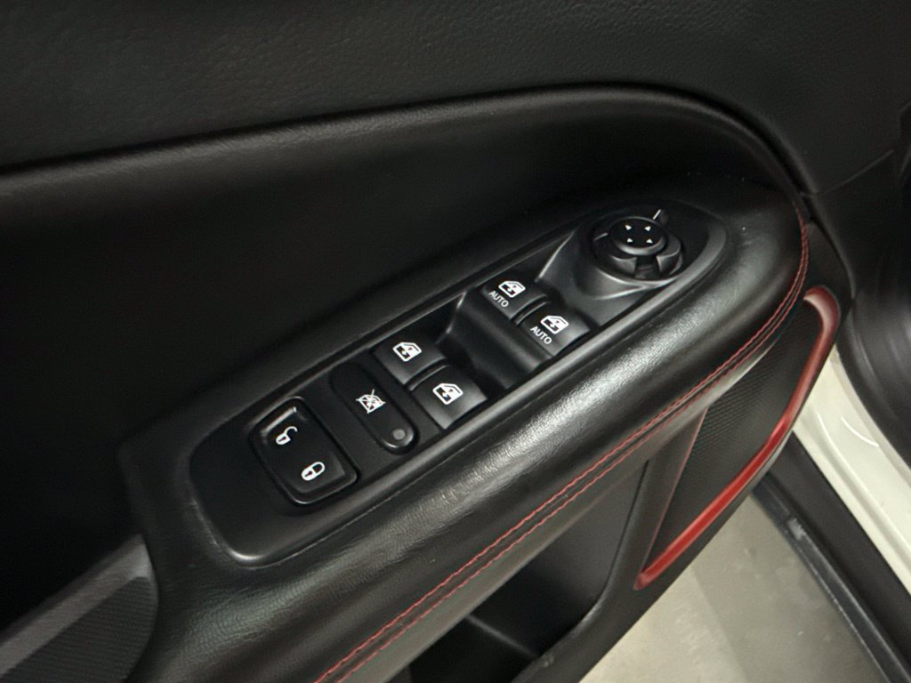 Used 2017 Jeep Compass Trailhawk w/ Navigation Group AWD/4WD image 12