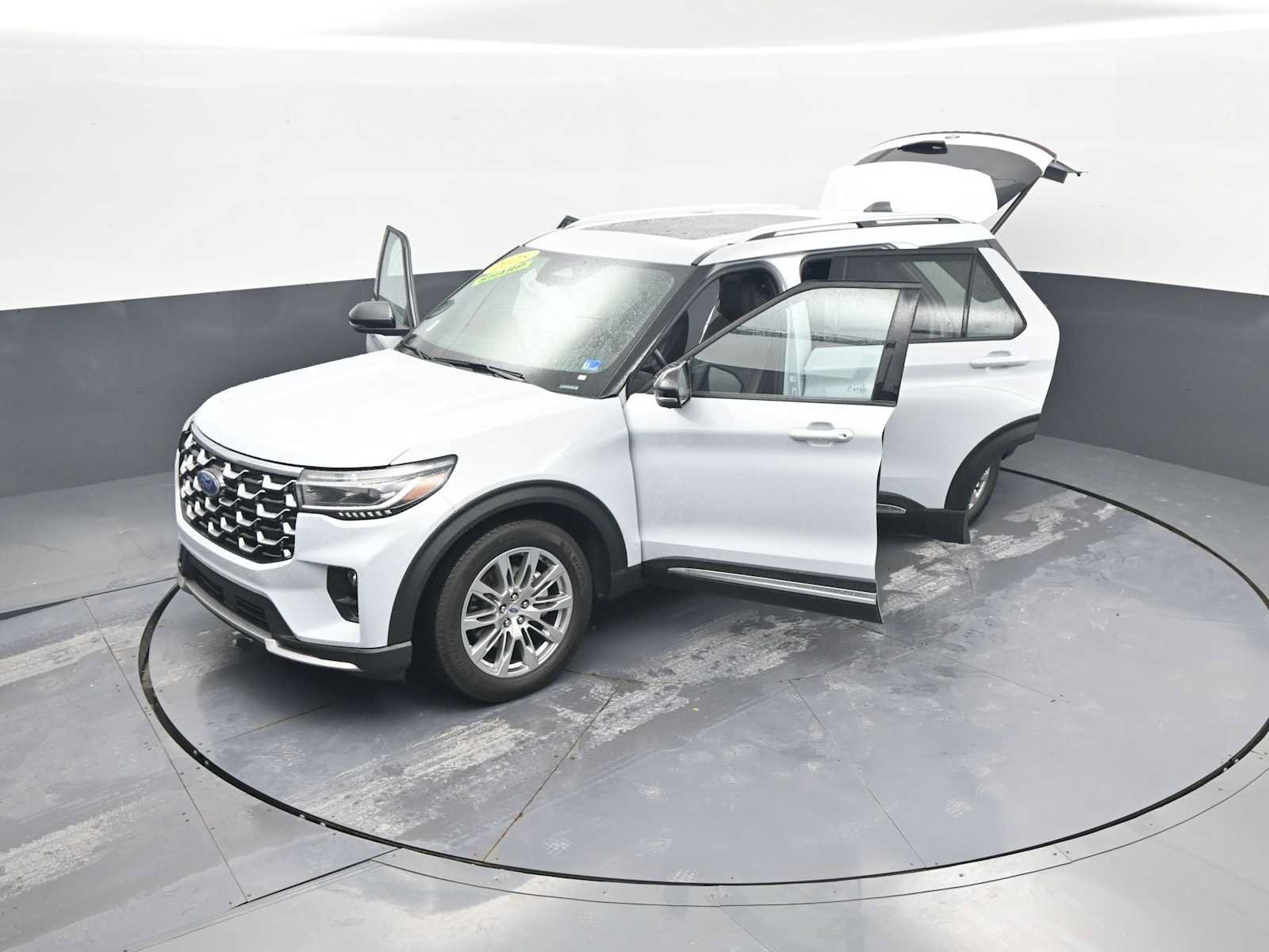 Used 2025 Ford Explorer Platinum RWD image 46