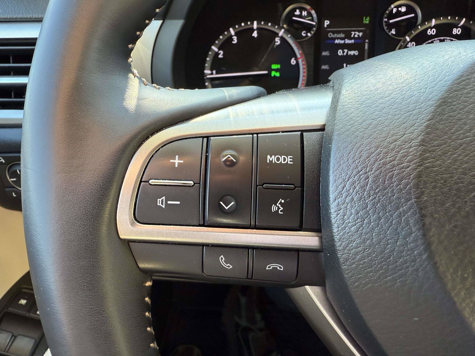 Used 2023 Lexus GX 460 Premium w/ Accessory Package AWD/4WD image 22