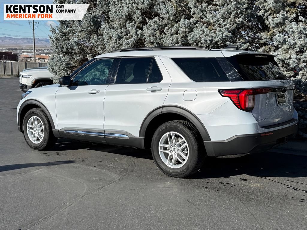 Used 2025 Ford Explorer Active image 4