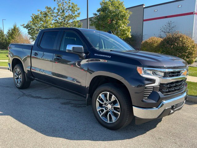 Used 2024 Chevrolet Silverado 1500 LT w/ Protection Package AWD/4WD image 2