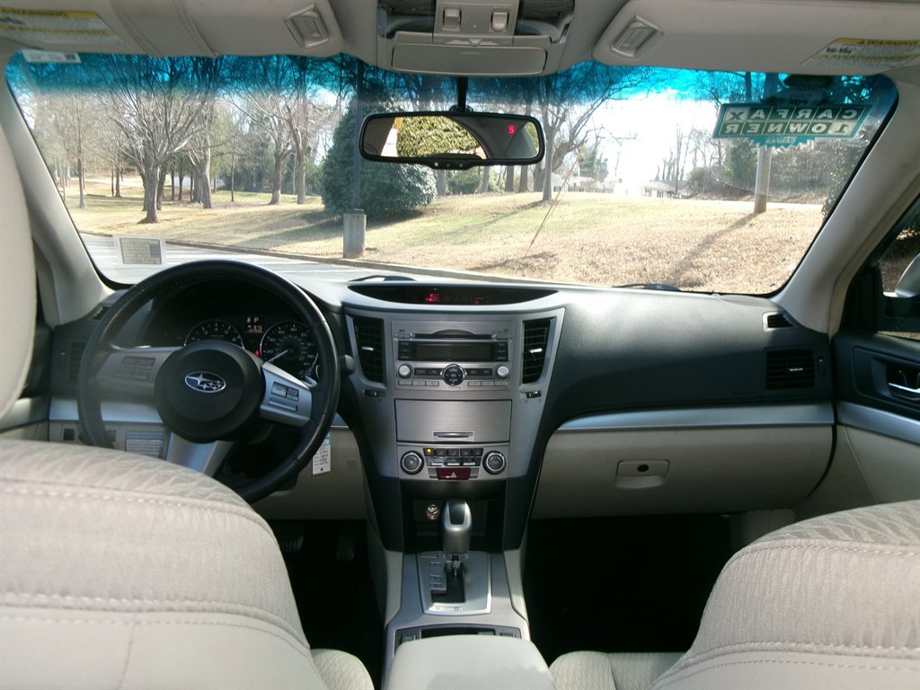 Used 2011 Subaru Legacy 2.5i Premium image 11