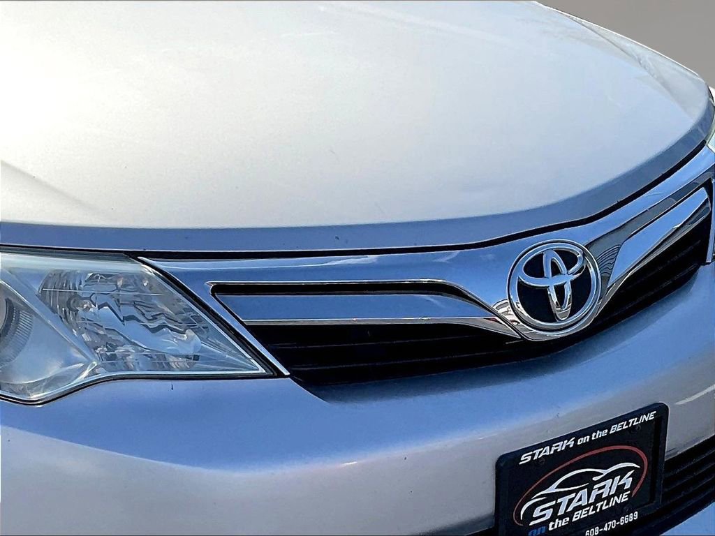 Used 2013 Toyota Camry LE FWD image 30