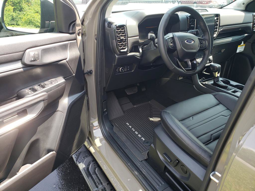 New 2026 Ford Ranger Lariat w/ Black Appearance Package AWD/4WD image 6