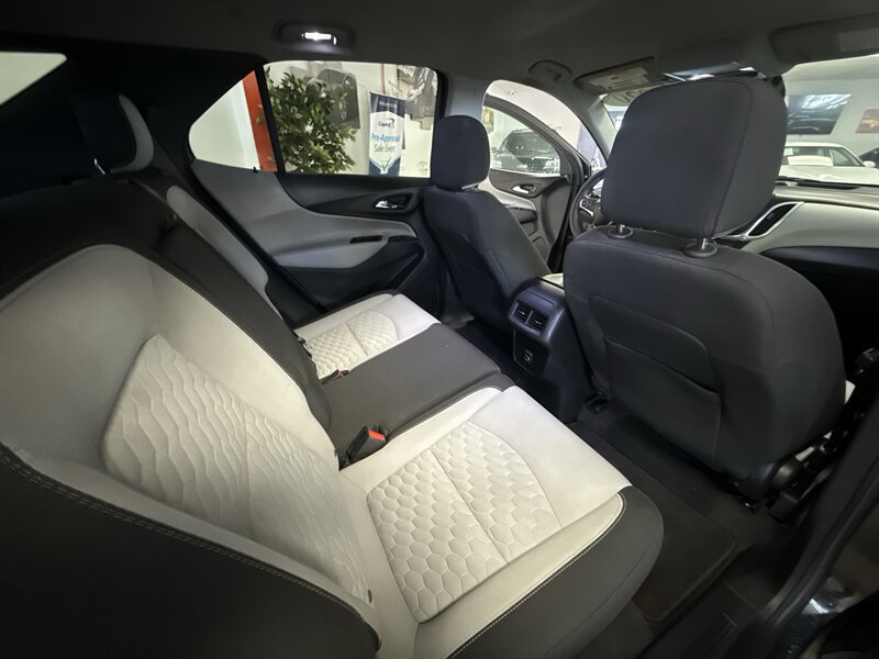 Used 2020 Chevrolet Equinox LS w/ LS Convenience Package FWD image 22