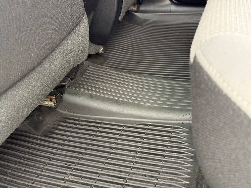 Used 2017 Toyota RAV4 XLE image 28