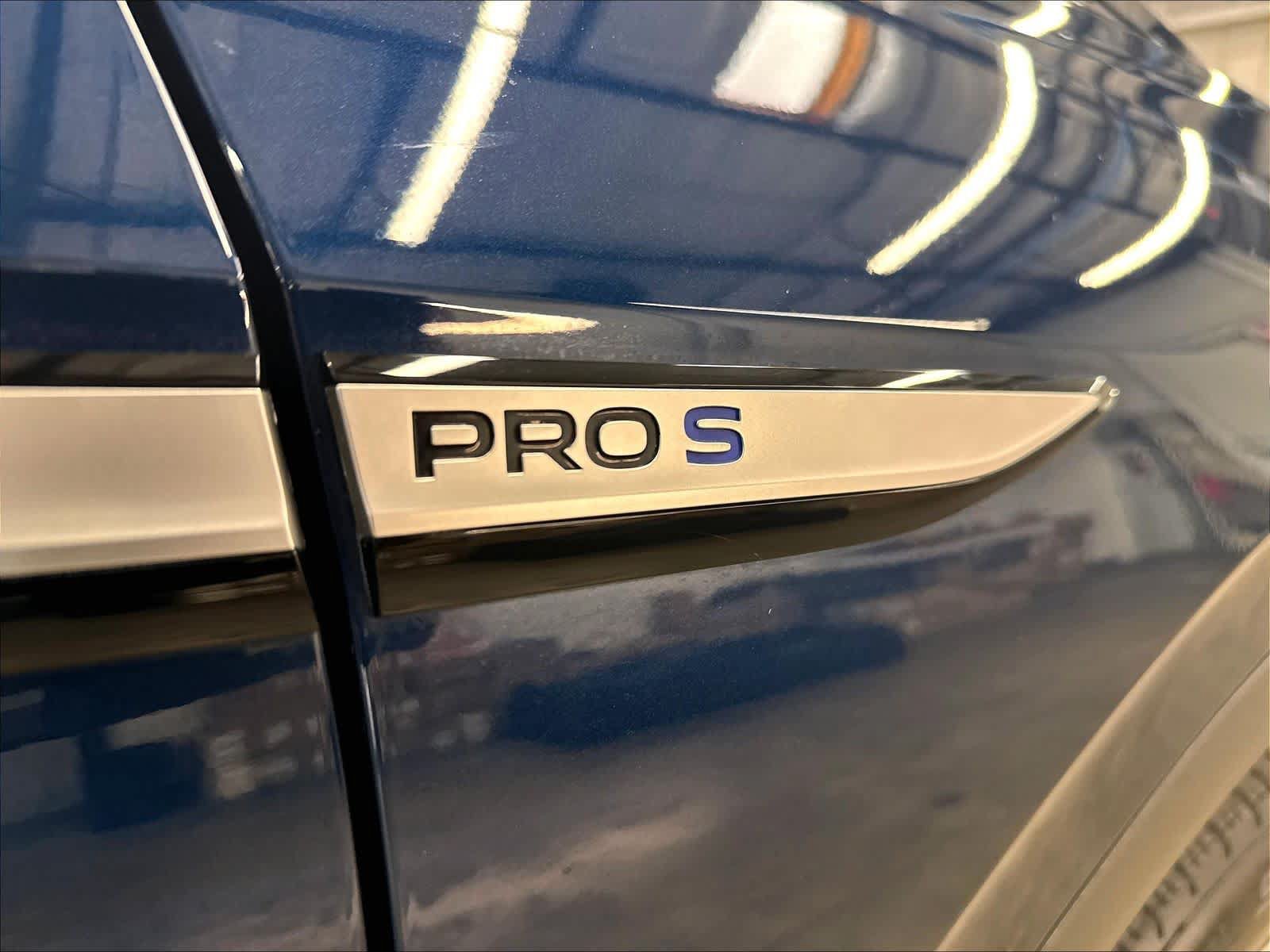 Used 2023 Volkswagen ID.4 Pro S Plus RWD image 28