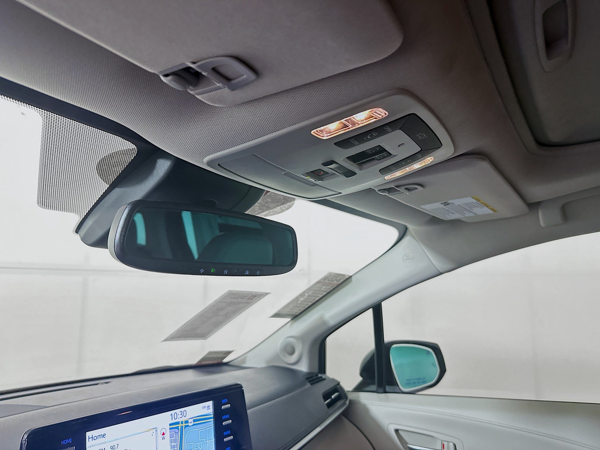 Used 2023 Toyota Sienna Limited FWD image 18