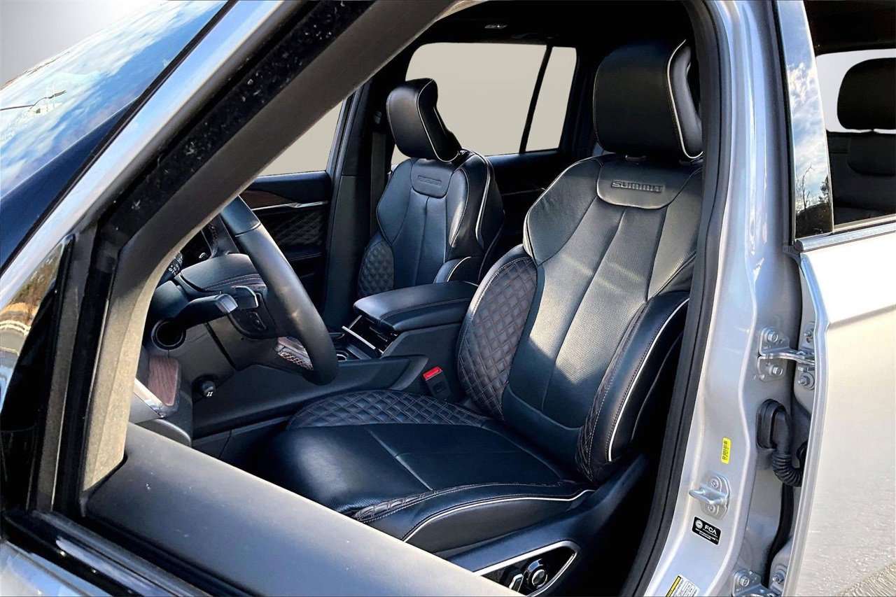 Certified 2025 Jeep Grand Cherokee Summit image 22