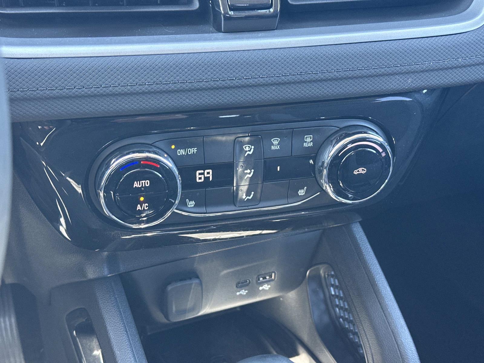 Certified 2025 Chevrolet TrailBlazer LT w/ Convenience Package image 29