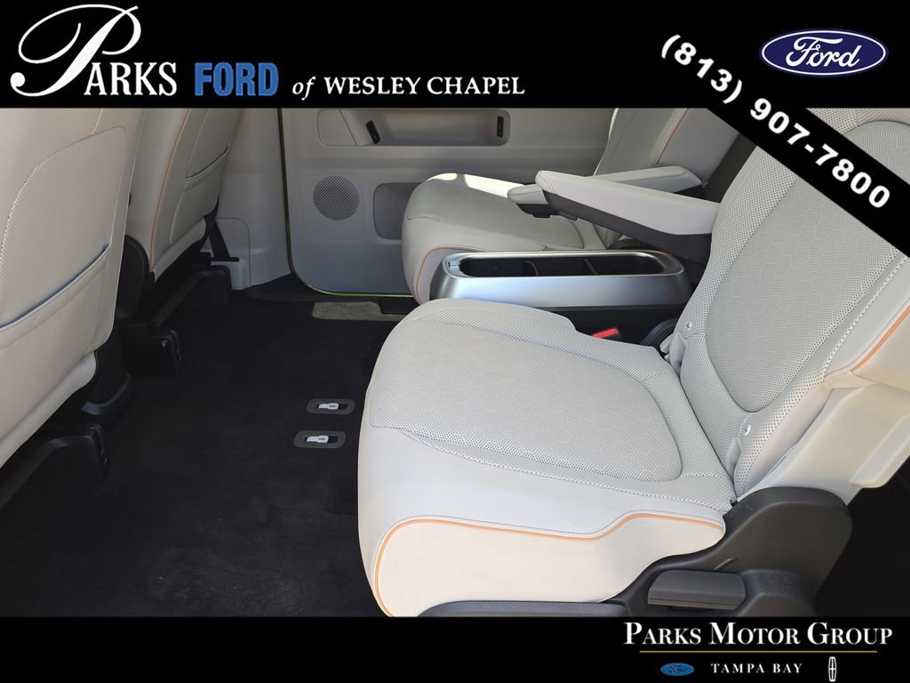 Used 2025 Volkswagen ID. Buzz 1st Edition AWD/4WD image 15