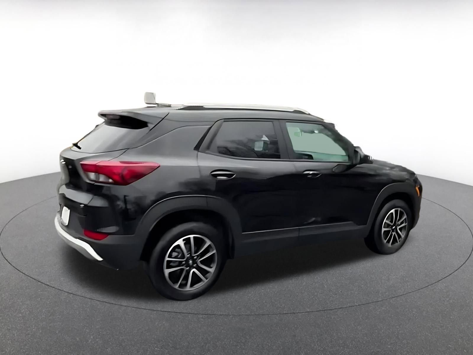 Used 2025 Chevrolet TrailBlazer LT w/ Driver Confidence Package image 14