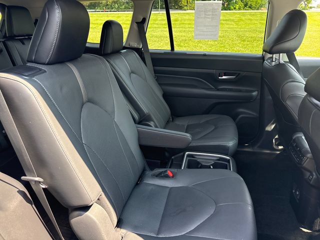 Used 2024 Toyota Grand Highlander AWD image 14