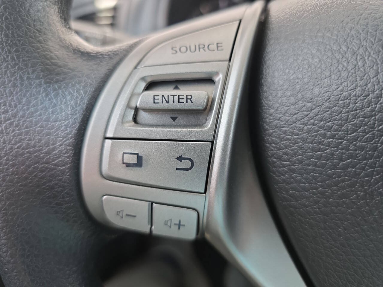 Used 2013 Nissan Altima 2.5 S FWD image 14