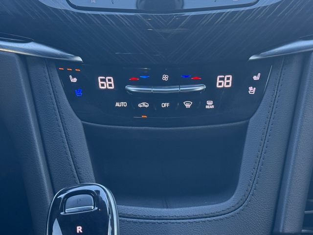 Certified 2024 Cadillac XT6 Premium Luxury w/ Technology Package FWD image 4