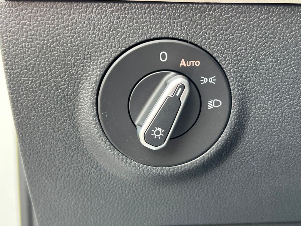 New 2026 Volkswagen Taos SE AWD/4WD image 17
