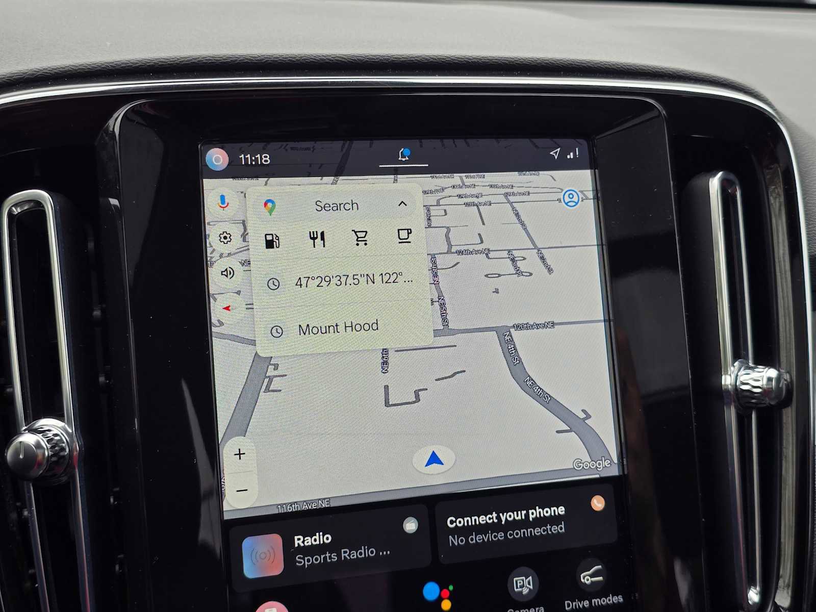 Certified 2025 Volvo XC40 B5 Plus AWD/4WD image 29