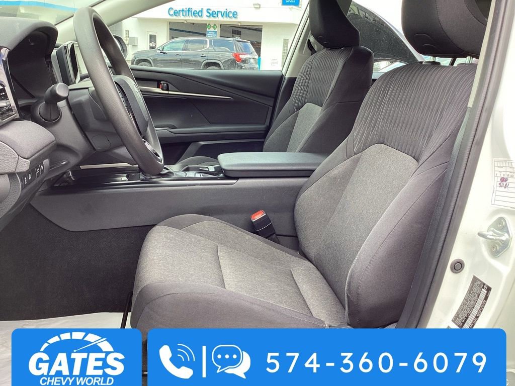 Used 2025 Toyota Camry LE FWD image 11