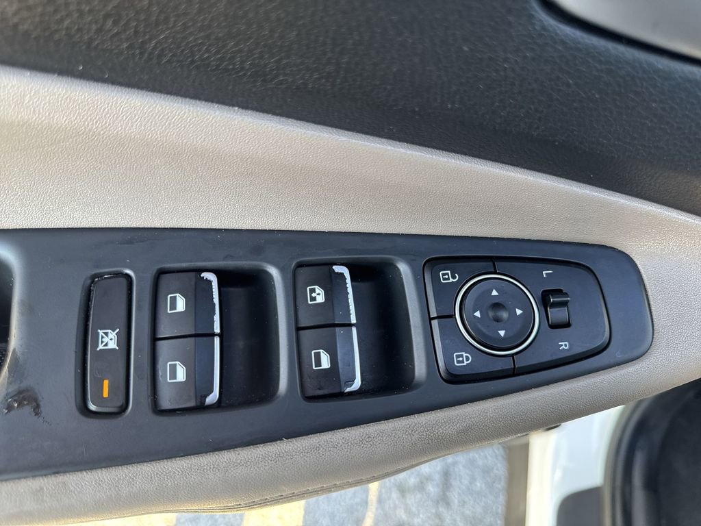 Used 2020 Hyundai Santa Fe SE w/ Cargo Package image 27