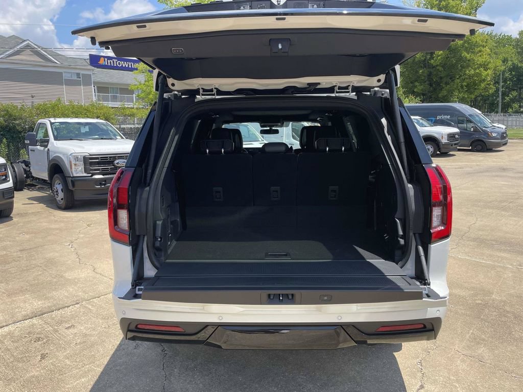 New 2026 Ford Expedition Platinum w/ Stealth Appearance Package AWD/4WD image 10