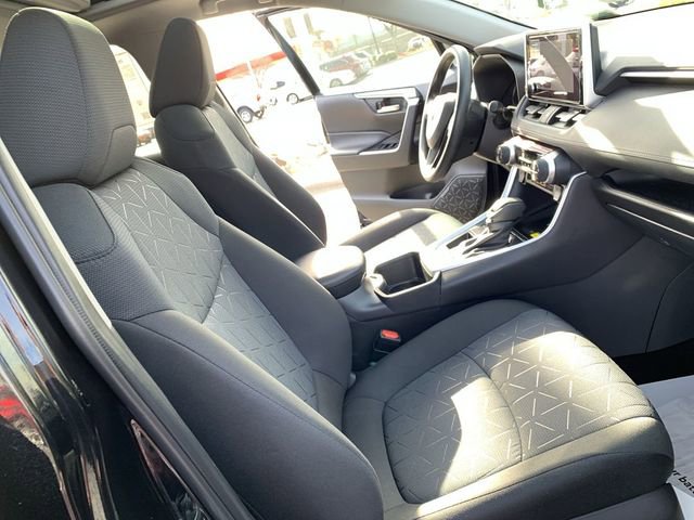 Used 2025 Toyota RAV4 XLE w/ Convenience Package image 14