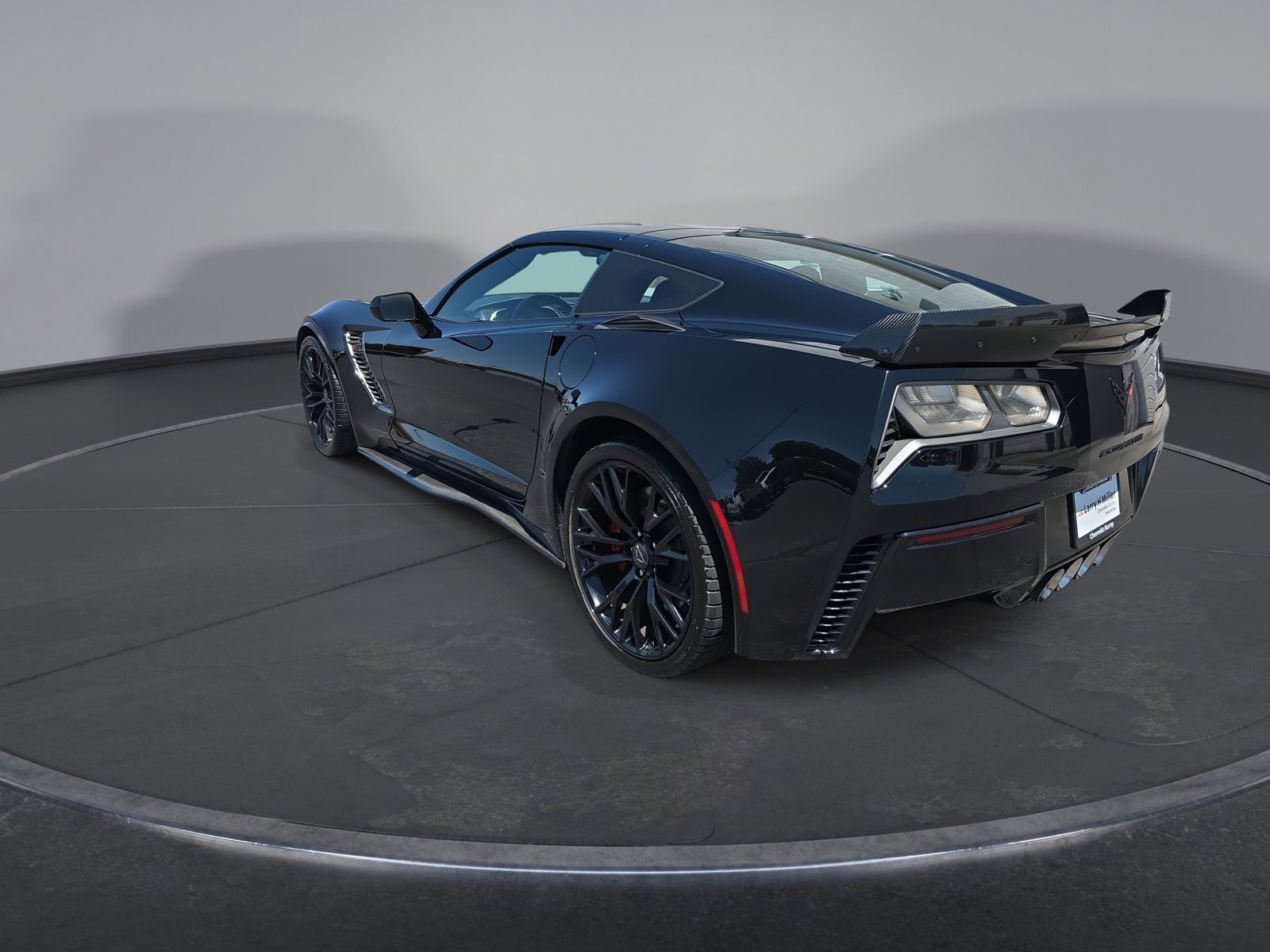 Used 2015 Chevrolet Corvette Z06 w/ 3LZ Preferred Equipment Group RWD image 11