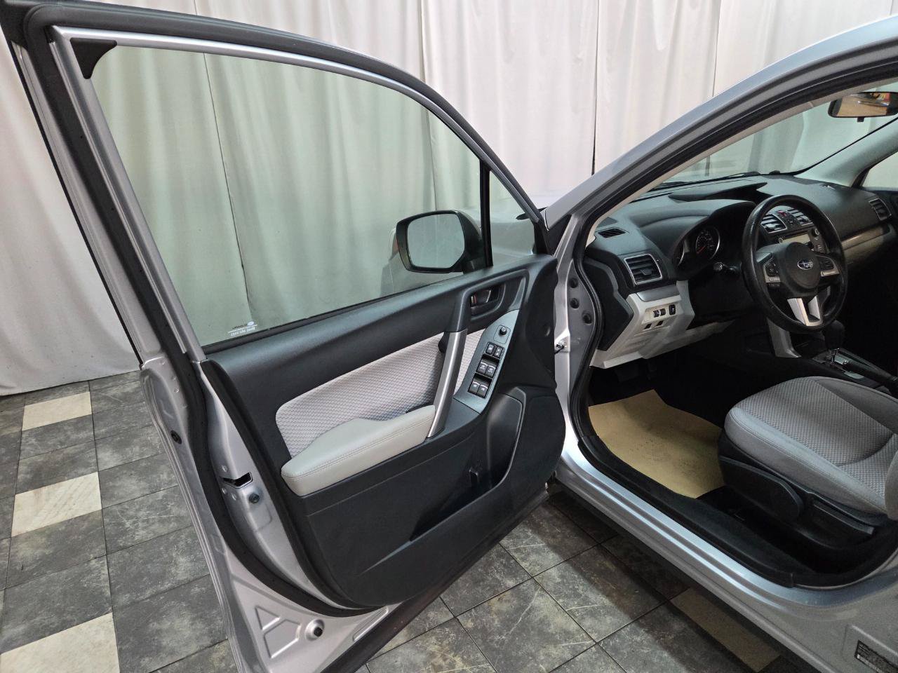 Used 2018 Subaru Forester 2.5i w/ Alloy Wheel Package AWD/4WD image 11