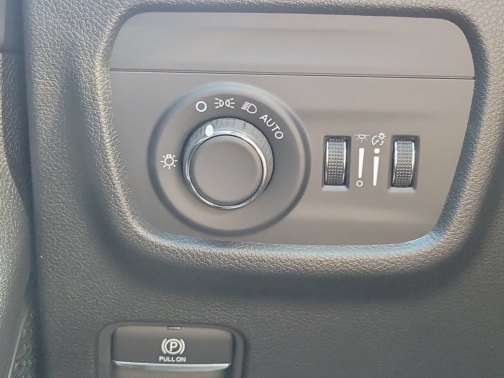 New 2026 Jeep Grand Cherokee Laredo RWD image 25