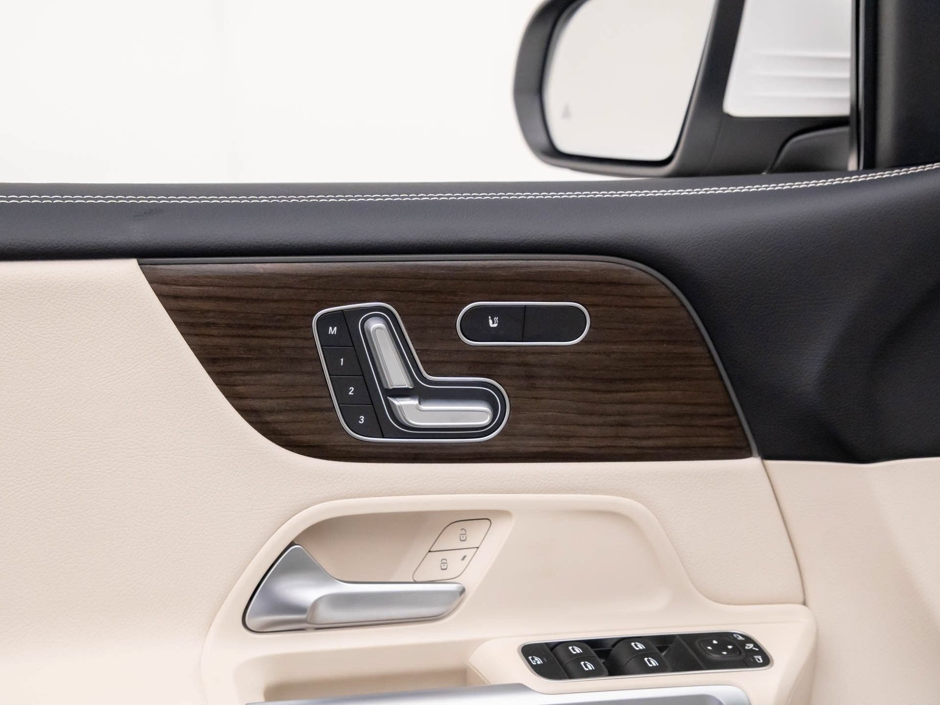 New 2026 Mercedes-Benz GLB 250 4MATIC image 15