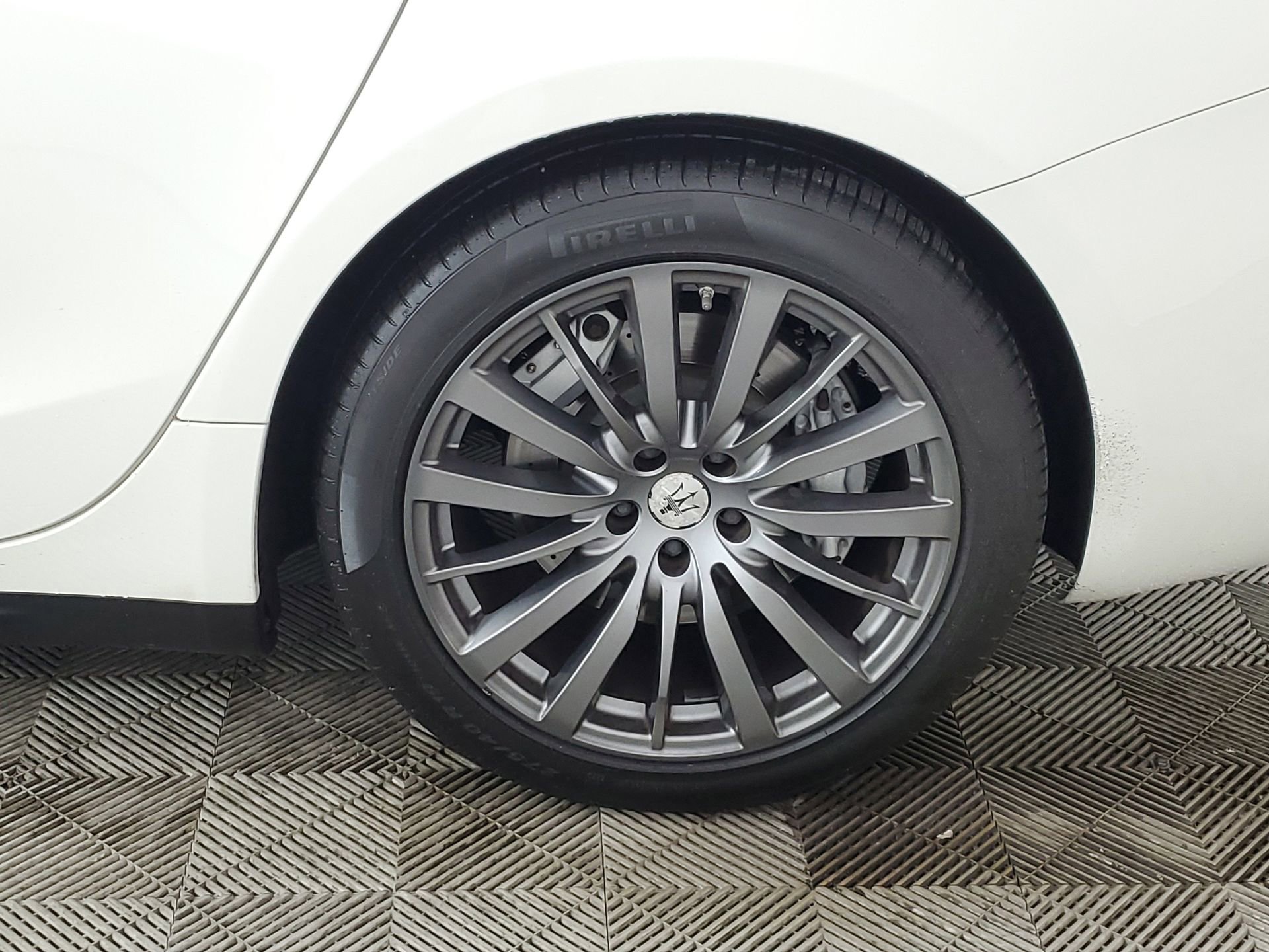 Used 2021 Maserati Ghibli S image 18