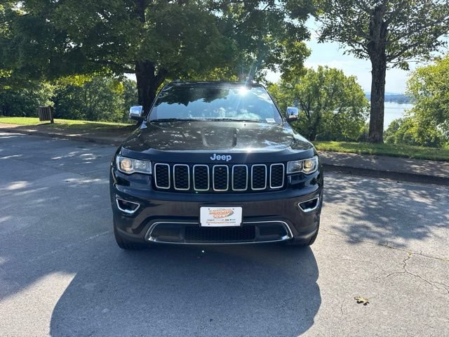 Used 2018 Jeep Grand Cherokee Limited AWD/4WD image 2