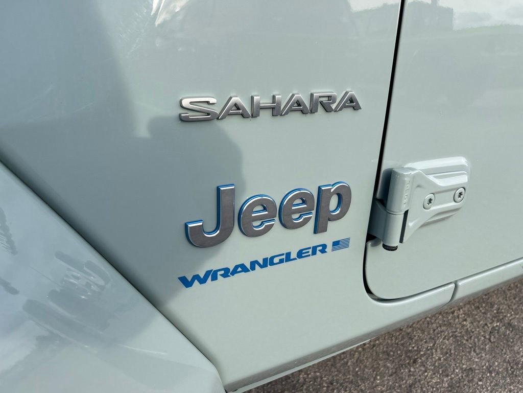 Used 2024 Jeep Wrangler Unlimited Sahara AWD/4WD image 19
