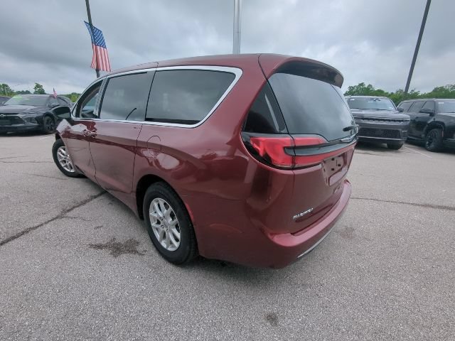 Certified 2023 Chrysler Pacifica Touring-L FWD image 29