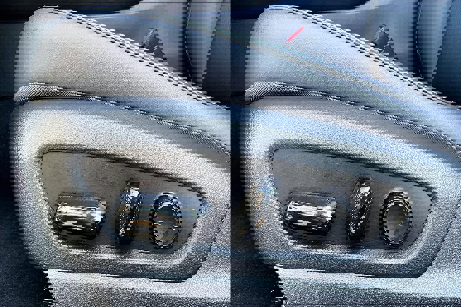 Used 2020 Lexus UX 200 w/ Premium Package image 34