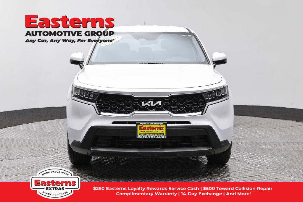 Used 2023 Kia Sorento LX FWD image 3