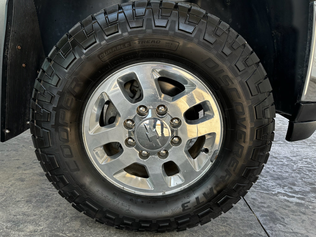 Used 2011 Chevrolet Silverado 2500 LTZ w/ LTZ Plus Package AWD/4WD image 10