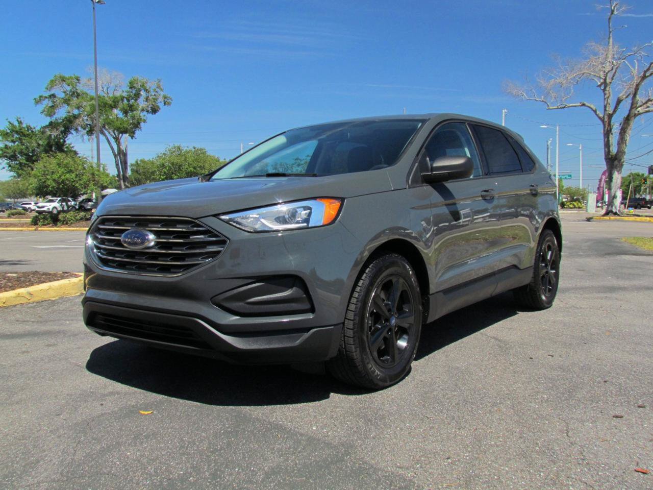 Used 2021 Ford Edge SE FWD image 2