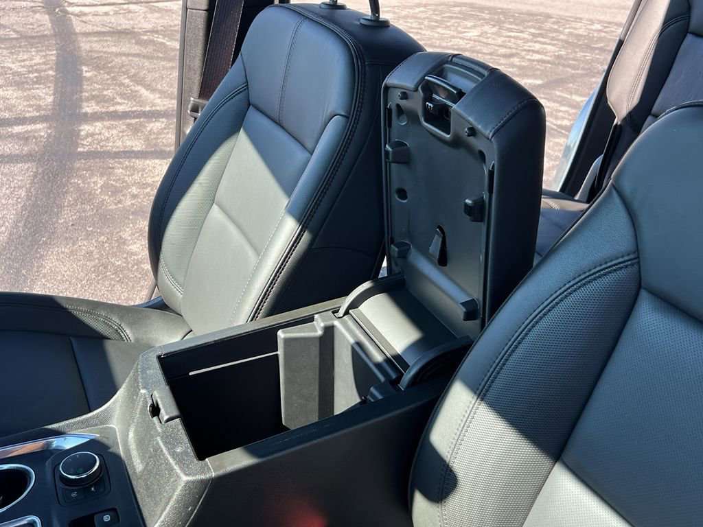 Used 2023 Chevrolet Traverse RS image 20