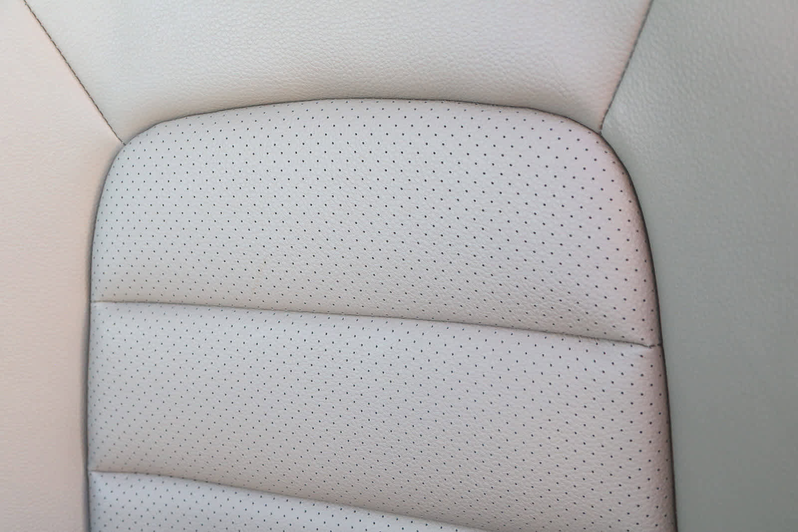 Used 2025 Porsche Taycan 4S image 31