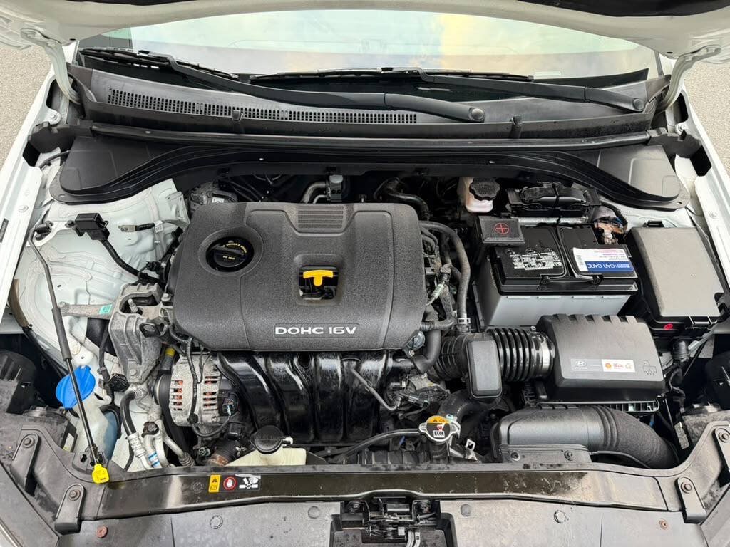 Used 2017 Hyundai Elantra SE FWD image 38