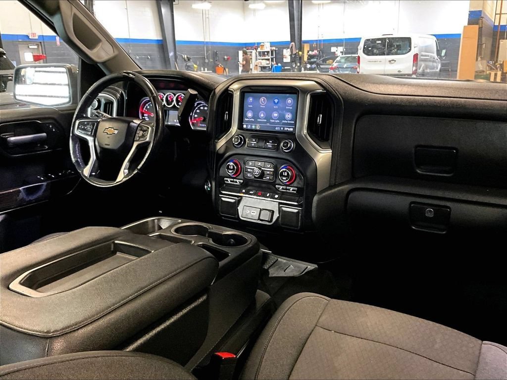 Used 2021 Chevrolet Silverado 1500 LT AWD/4WD image 14