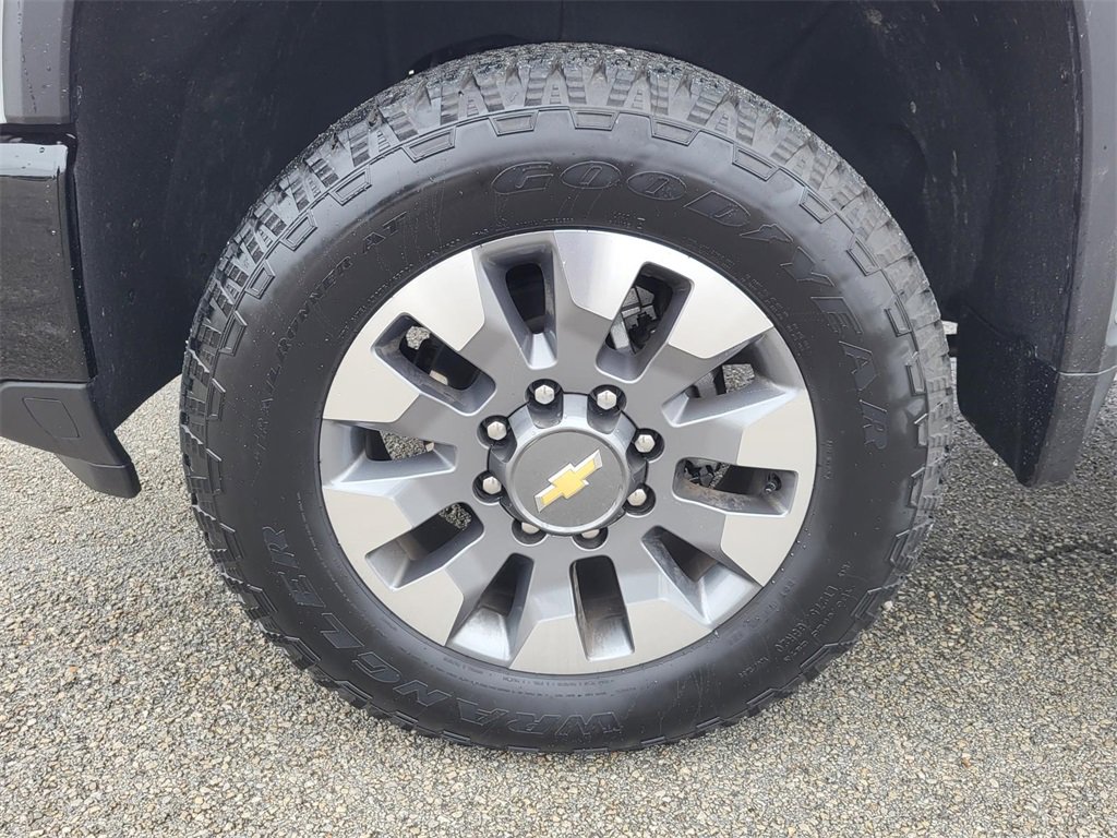 Used 2025 Chevrolet Silverado 2500 Custom w/ Custom Value Package image 29