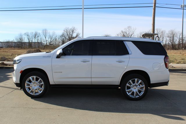 Used 2024 Chevrolet Tahoe High Country image 2