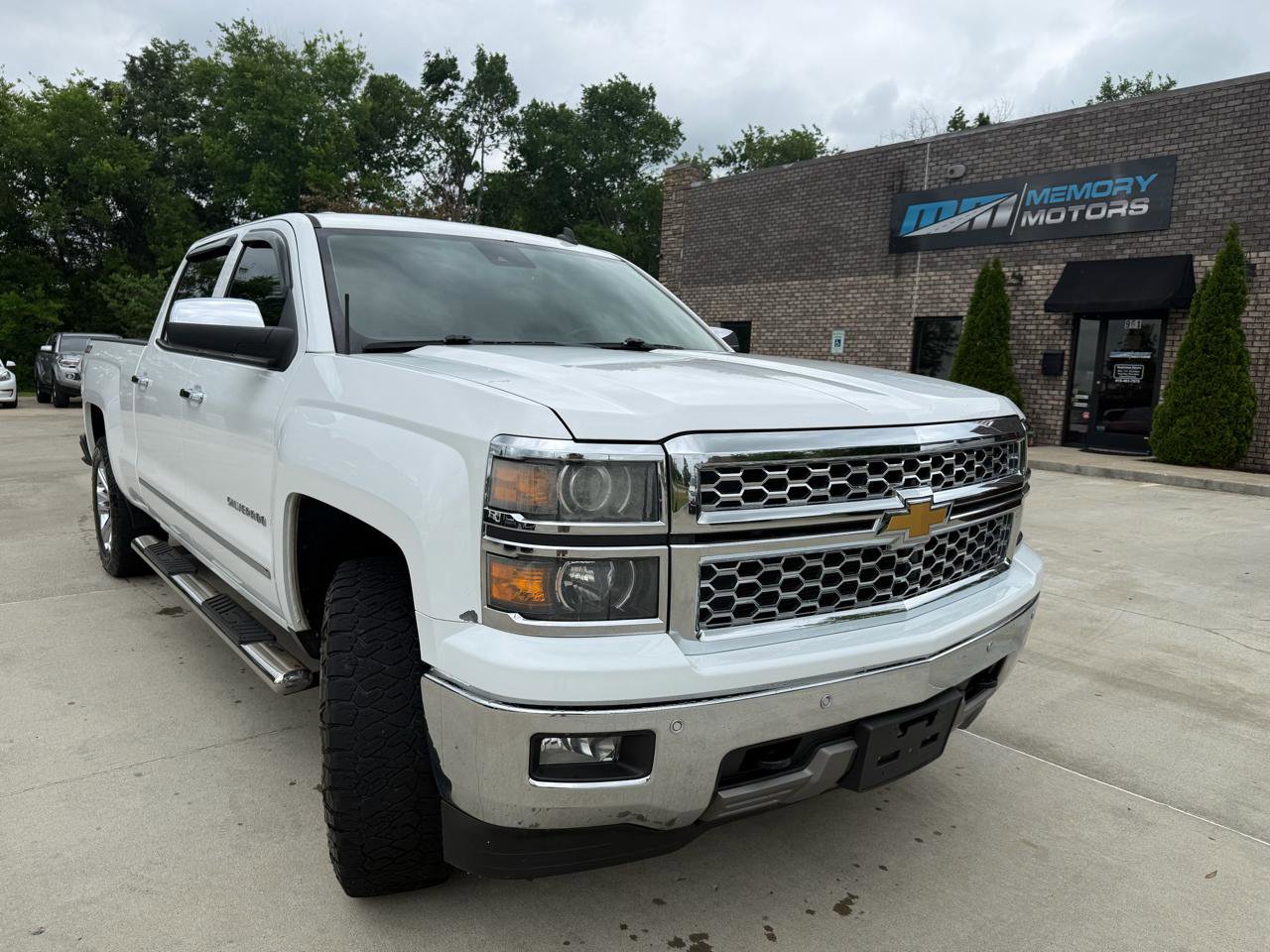 Used 2014 Chevrolet Silverado 1500 LTZ Z71 w/ LTZ Plus Package AWD/4WD image 3