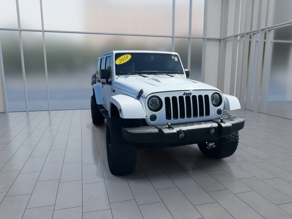 Used 2018 Jeep Wrangler Unlimited Sahara AWD/4WD image 3