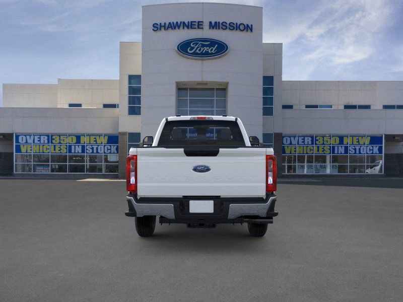 New 2025 Ford F250 XL w/ FX4 Off-Road Package image 5