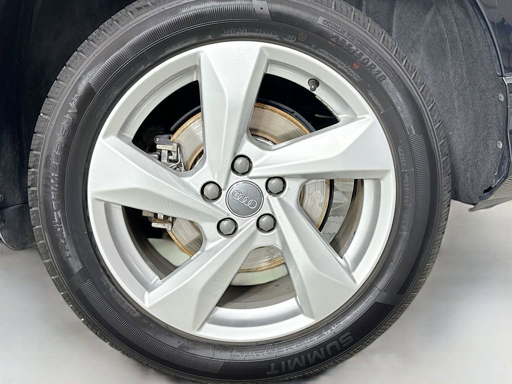 Used 2019 Audi Q3 2.0T Premium Plus AWD/4WD image 30