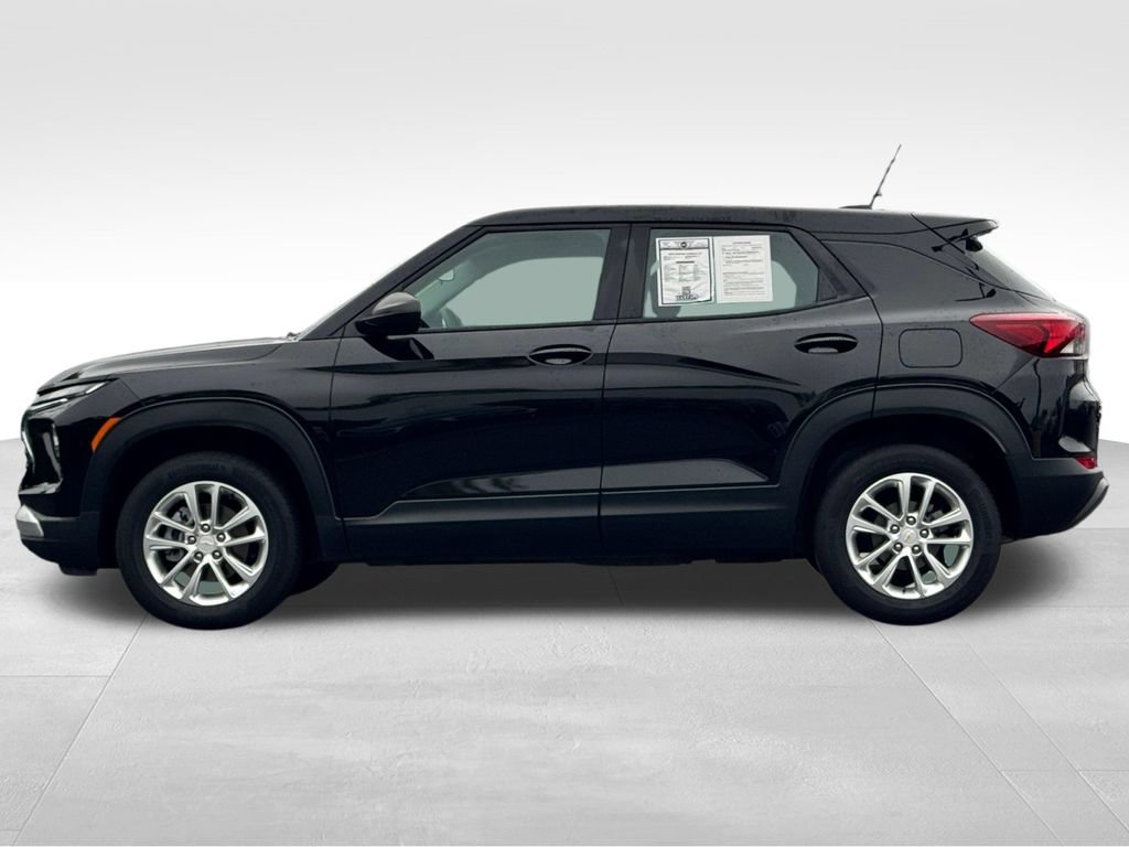 Used 2025 Chevrolet TrailBlazer LS AWD/4WD image 4